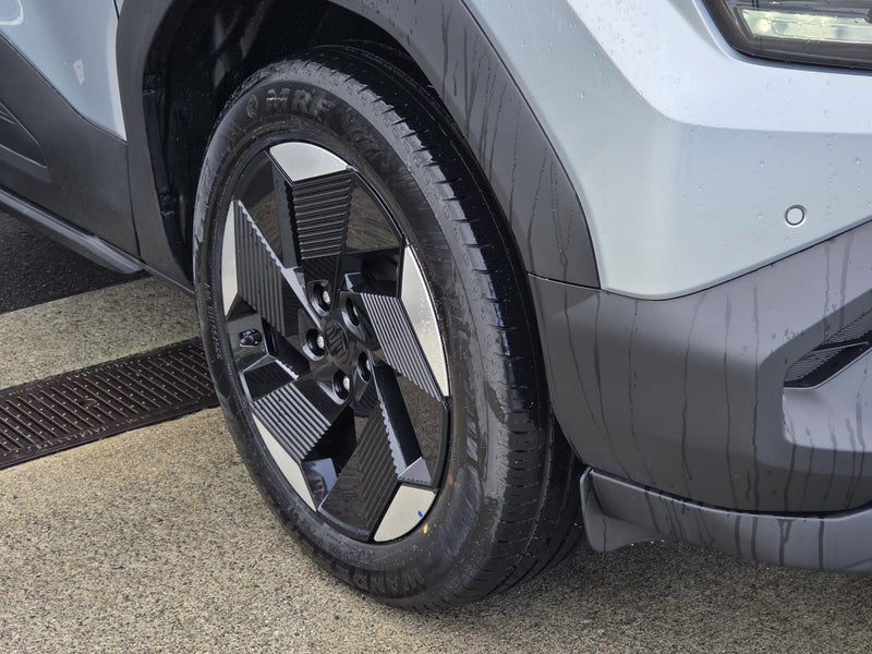 2026 Suzuki e Vitara 2WD image 2