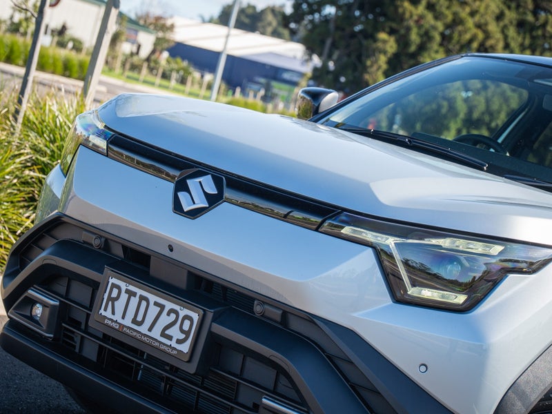 2026 Suzuki e Vitara EV AWD Auto 2-Tone image 3