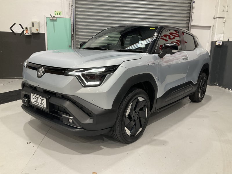 2026 Suzuki e Vitara JLX AWD Electric SUV image 4