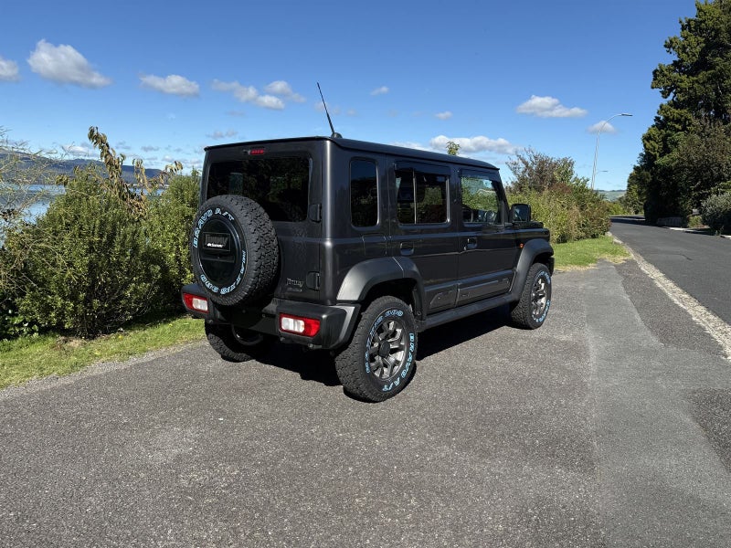 2026 Suzuki Jimny 5-DOOR image 3