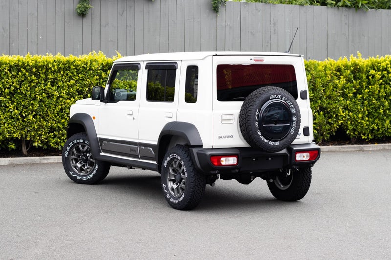 2026 Suzuki Jimny 5-Door JLX Manual image 3