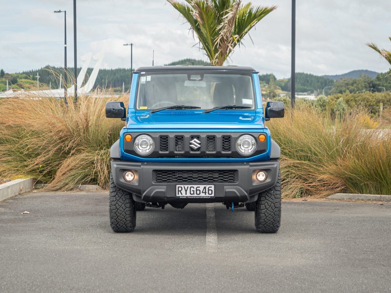 2026 Suzuki Jimny JLX Sierra 1.5 4WD Auto 2-Tone image 4