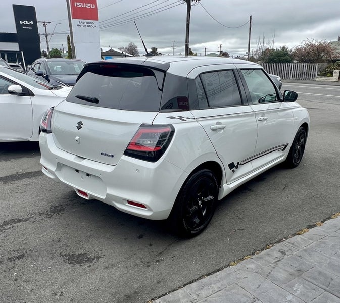 2026 Suzuki Swift 1.2 GLZ Auto Hybrid Shadow Ed... image 4