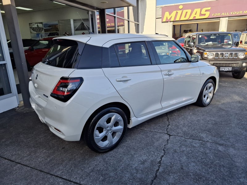 2026 Suzuki Swift 1.2 Hybrid GLZ image 2
