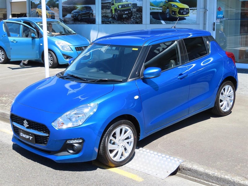 2026 Suzuki Swift GL AUTO image 2