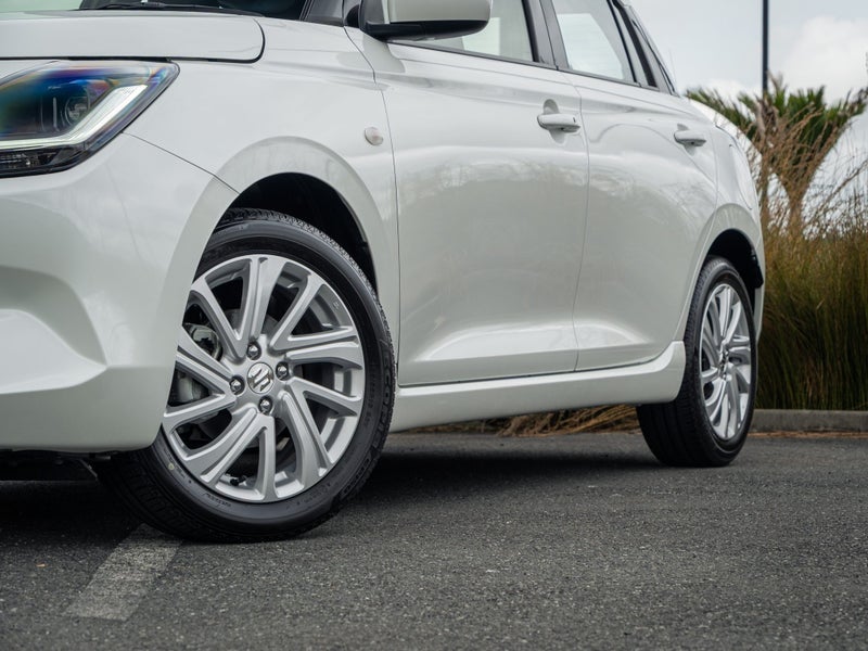 2026 Suzuki Swift GLS Plus Hybrid 1.2 Manual image 5