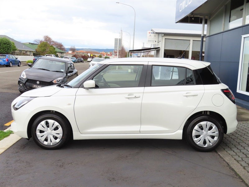 2026 Suzuki Swift GLSB MANUAL HYBRID image 3