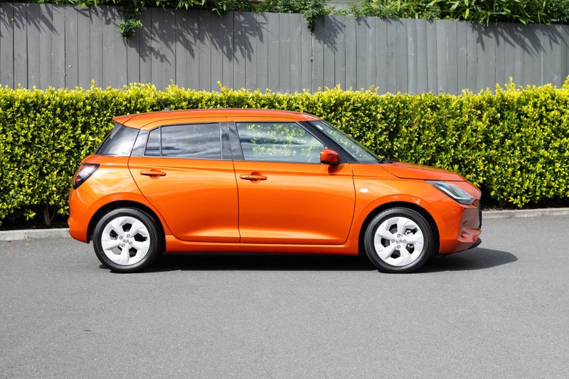 2026 Suzuki Swift GLZ 1.2 Auto Hybrid image 2