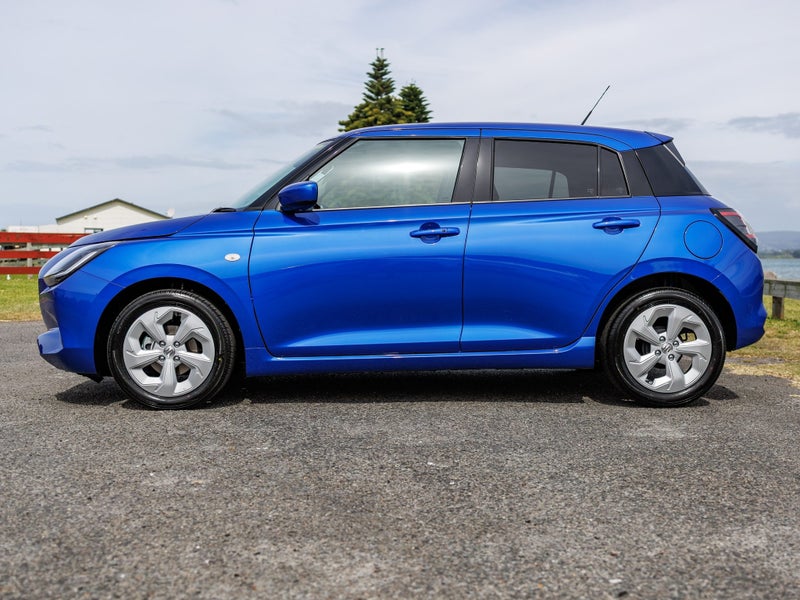 2026 Suzuki Swift GLZ AUTO HYBRID image 3