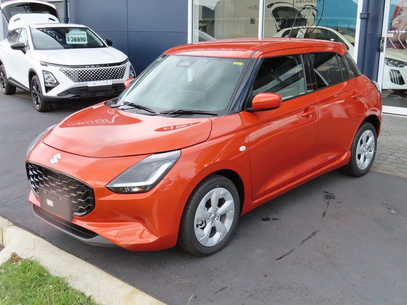 2026 Suzuki Swift GLZ HYBRID AUTO image 2