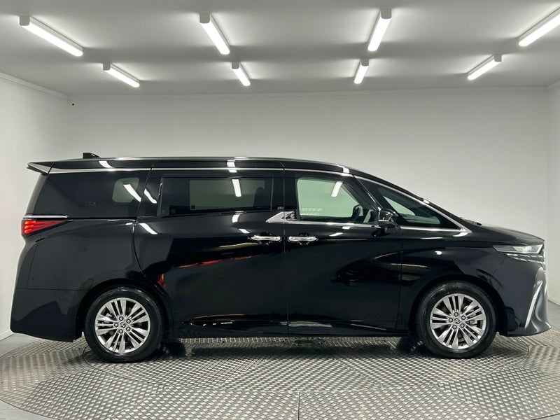 2026 Toyota Alphard 2.5 Hybrid Z 4WD image 2