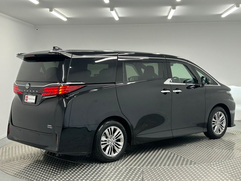 2026 Toyota Alphard 2.5 Hybrid Z 4WD image 3