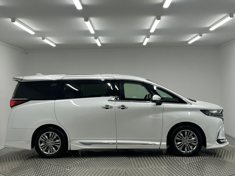 2026 Toyota Alphard 2.5 Hybrid Z 7 Seater image 2