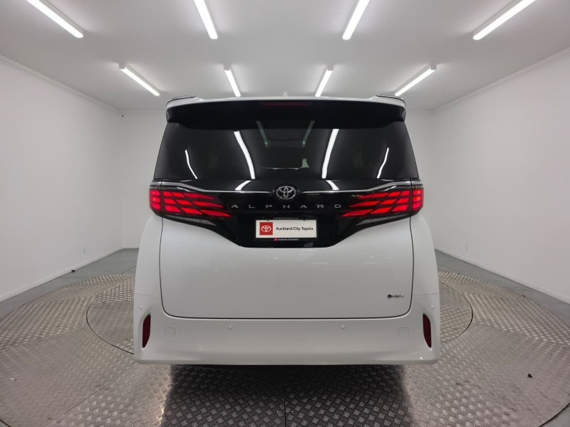 2026 Toyota Alphard 2.5 Hybrid Z 7 Seats image 4