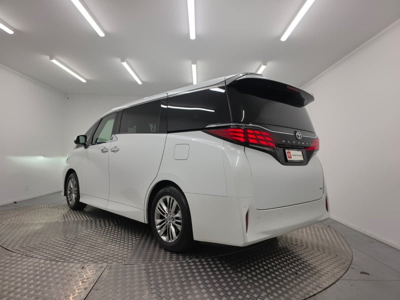 2026 Toyota Alphard 2.5 Hybrid Z 7 Seats image 5