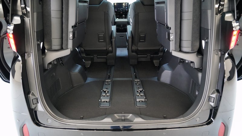 2026 Toyota Alphard TV & Pilot seat Luxury image 5