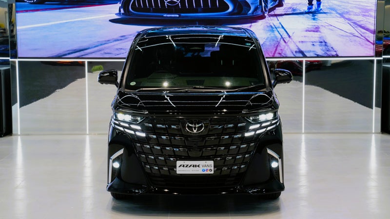 2026 Toyota Alphard TV & Pilot seat Luxury image 5