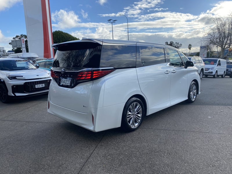 2026 Toyota Alphard Z 2.5P Hybrid 7 Seater Van image 2