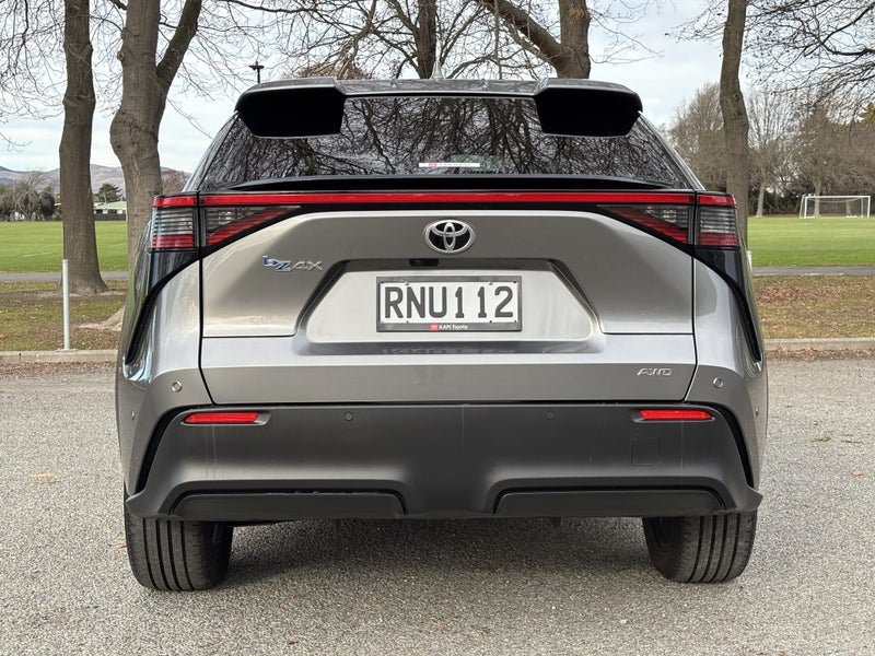 2026 Toyota bZ4X Motion 71Kwh/Ev/4Wd image 4
