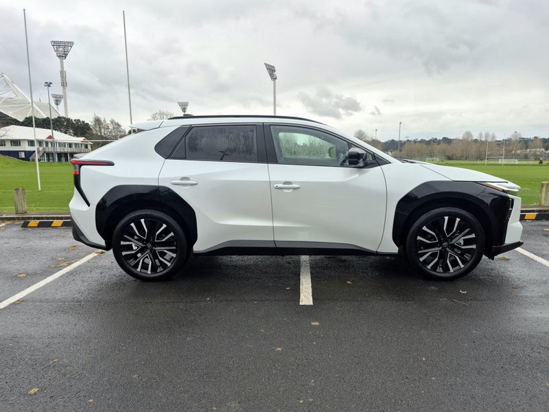 2026 Toyota bZ4X Motion BEV AWD SUV/5D/5S image 4