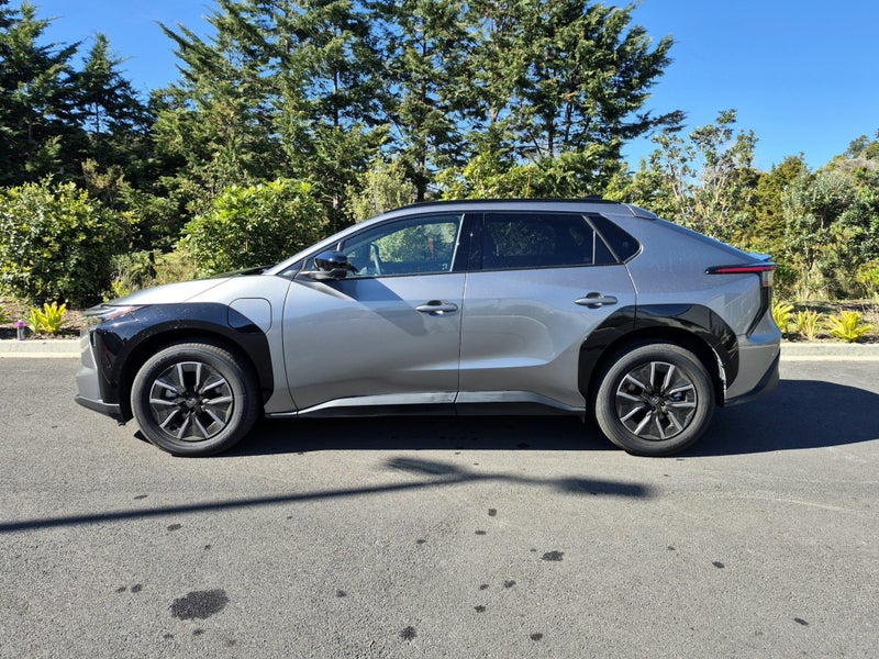 2026 Toyota bZ4X Pure BEV FWD SUV/5D/5S image 4