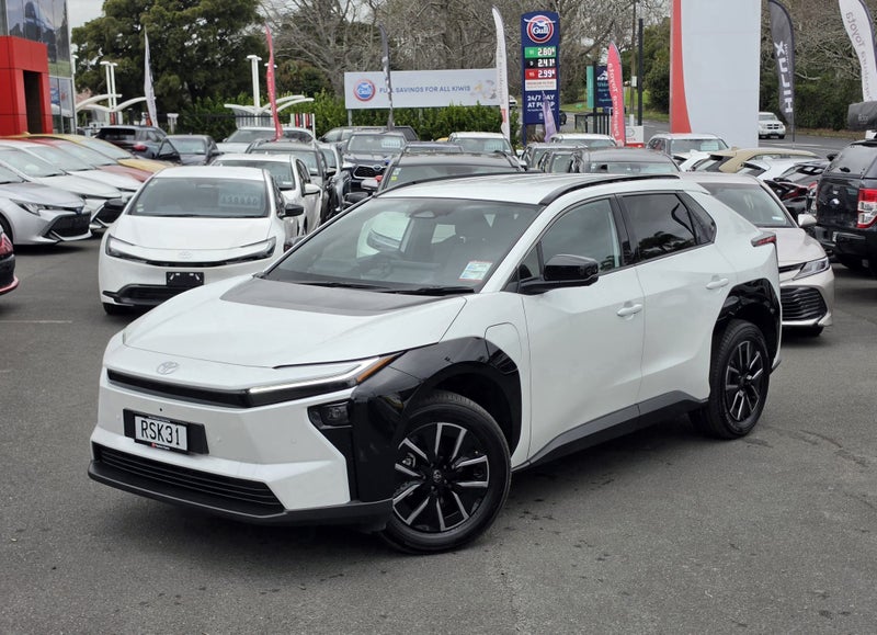 2026 Toyota bZ4X Pure BEV FWD SUV/5D/5S (XEAPA-... image 5