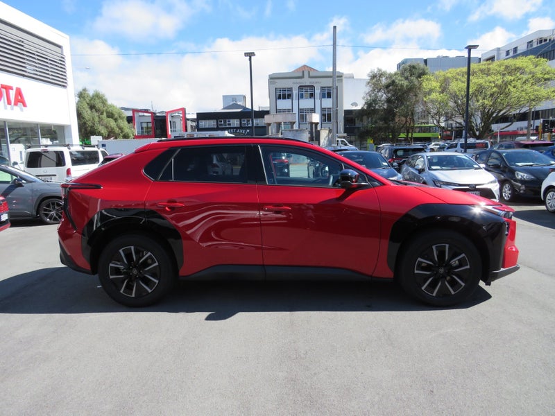 2026 Toyota bZ4X Pure BEV FWD SUV image 5