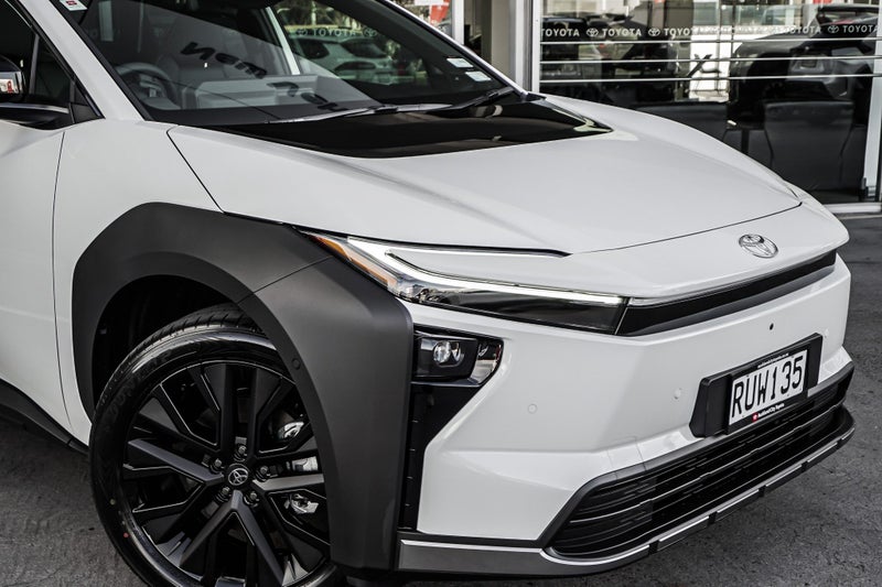 2026 Toyota bZ4X Touring BEV AWD SUV/5D/5S image 5