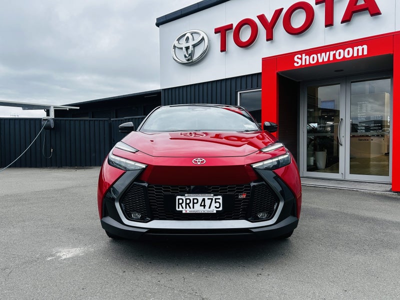 2026 Toyota C-HR GR Sport 2.0P Hybrid AWD Autom... image 2