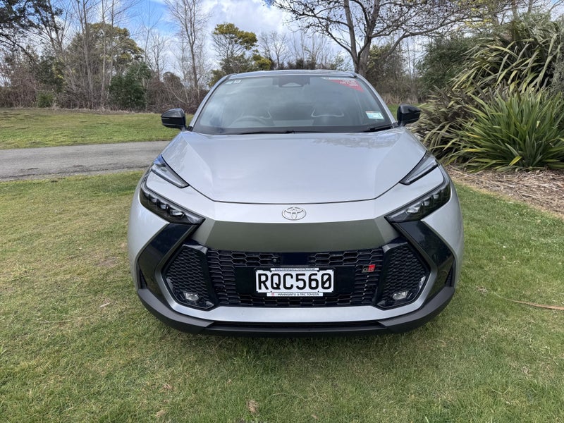2026 Toyota C-HR GR Sport 2.0P Hybrid AWD Autom... image 2