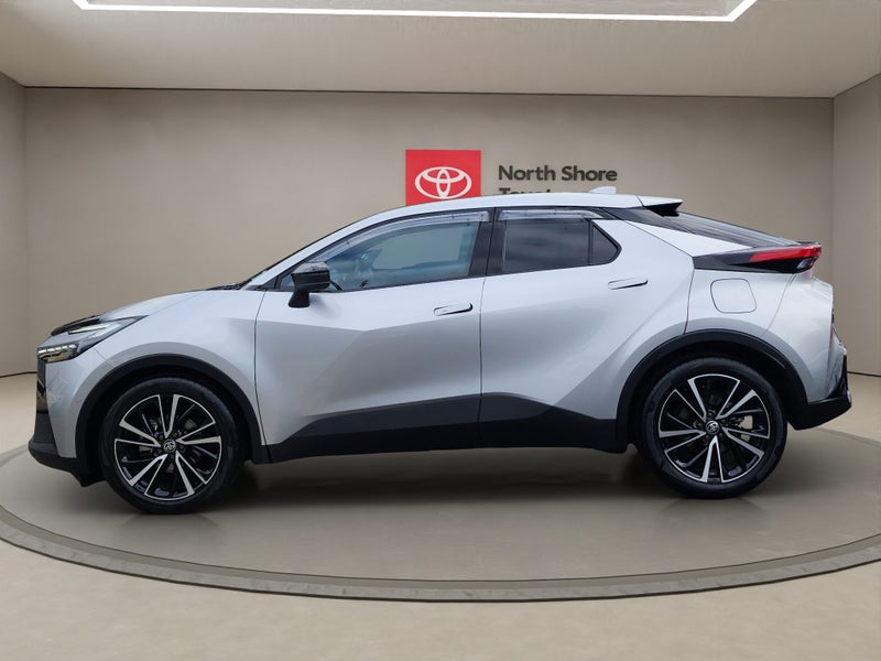 2026 Toyota C-HR Limited 1.8L Hybrid FWD SUV image 4