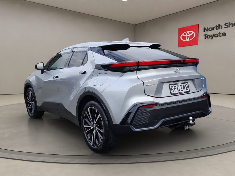 2026 Toyota C-HR Limited 1.8L Hybrid FWD SUV image 5