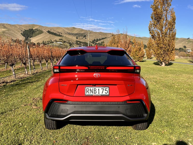 2026 Toyota C-HR Limited 1.8P HEV CVT FWD SUV/5... image 4