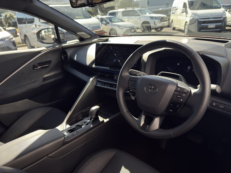 2026 Toyota C-HR Limited 1.8P HEV CVT FWD SUV/5... image 2