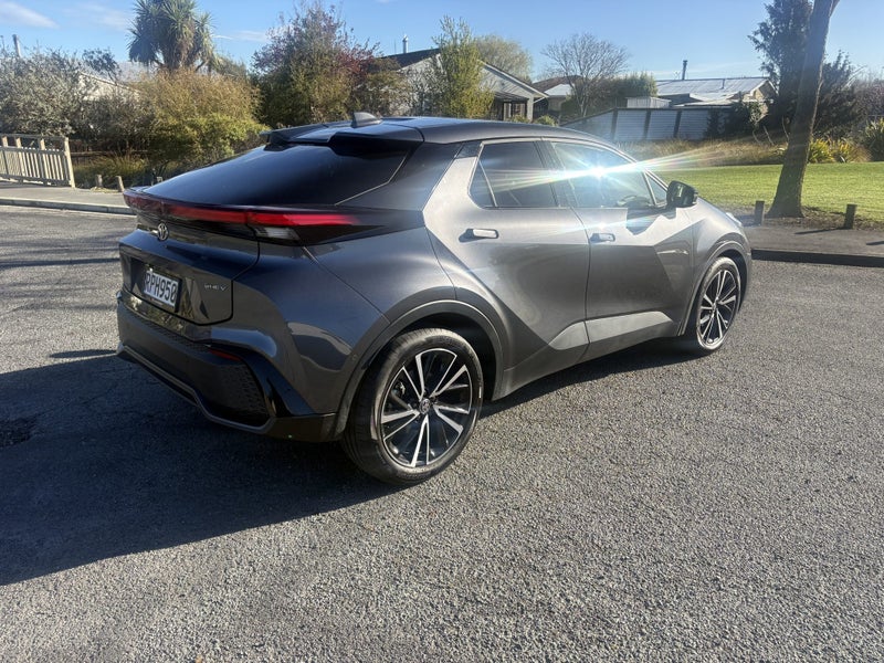 2026 Toyota C-HR Limited 1.8P HEV CVT FWD SUV/5... image 4