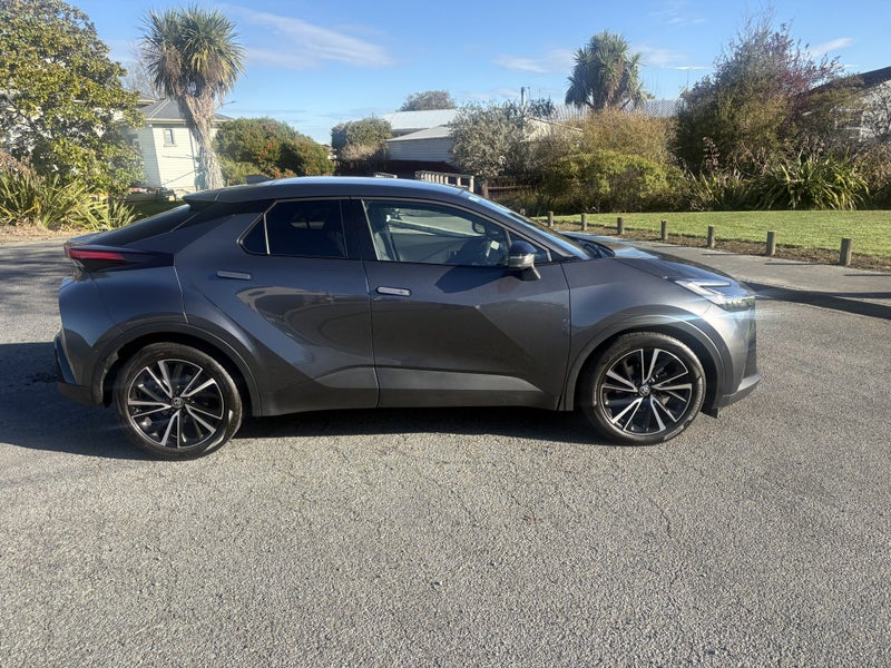 2026 Toyota C-HR Limited 1.8P HEV CVT FWD SUV/5... image 5