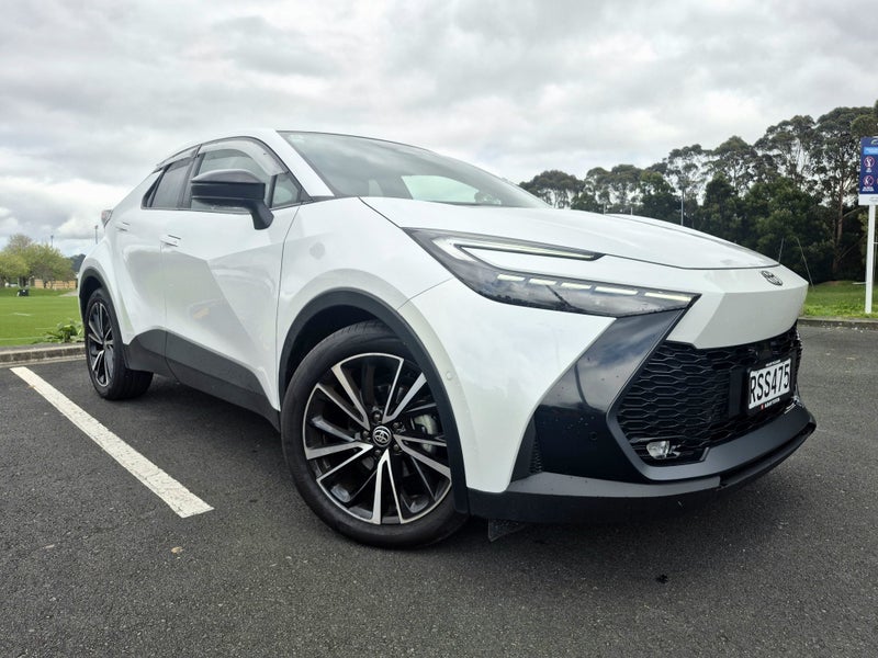 2026 Toyota C-HR Limited 1.8P HEV FWD SUV image 4