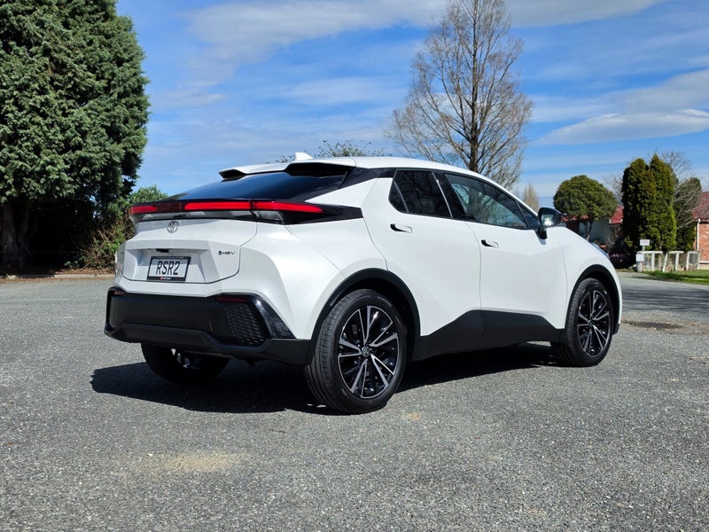 2026 Toyota C-HR Limited Hybrid image 3