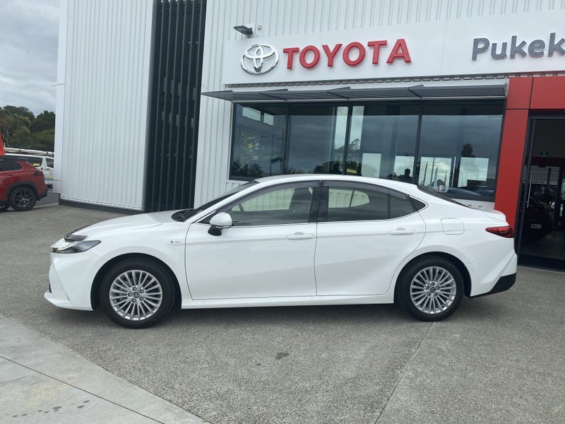 2026 Toyota Camry GX 2.5P HEV ECVT FWD Sedan image 2