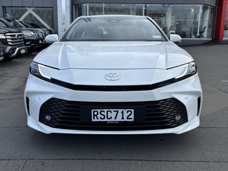 2026 Toyota Camry SX 2.5P Hybrid CVT image 2