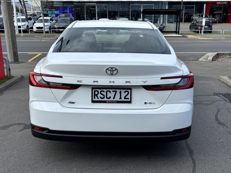 2026 Toyota Camry SX 2.5P Hybrid CVT image 5