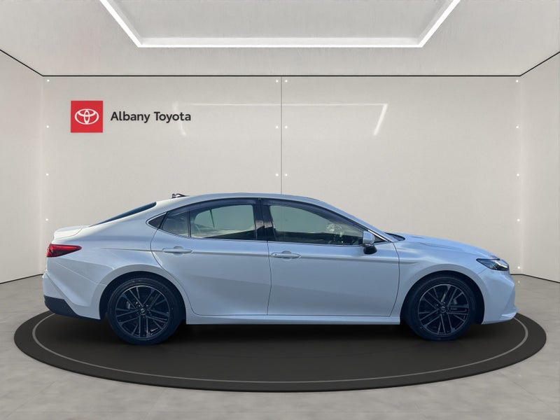 2026 Toyota Camry ZR 2.5P HEV ECVT FWD SD/4D/5S... image 2