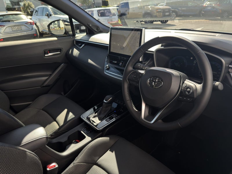 2026 Toyota Corolla Cross Cross Limited 2.0P HE... image 2