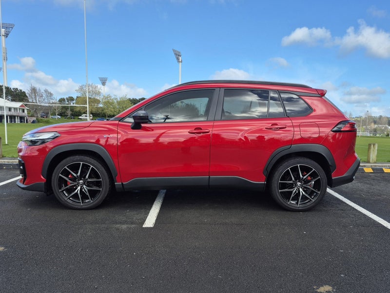 2026 Toyota Corolla Cross GR Sport 2.0P HEV AWD image 5