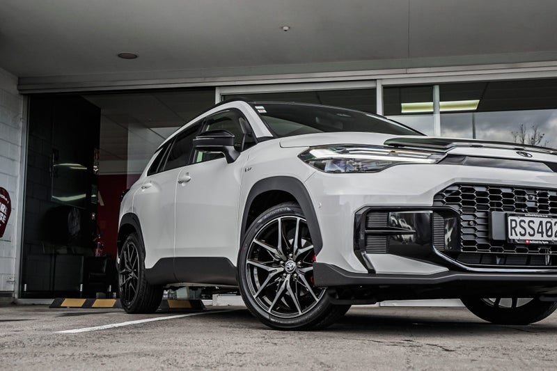 2026 Toyota Corolla Cross GR Sport 2.0P HEV ECV... image 2