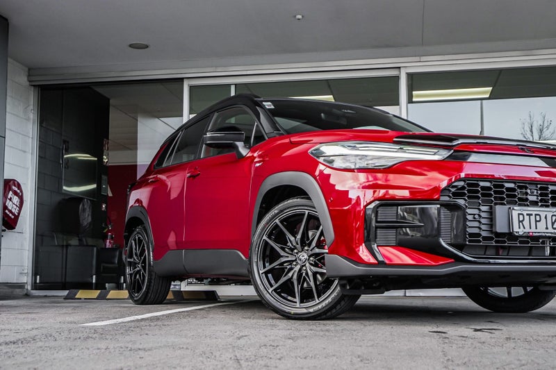 2026 Toyota Corolla Cross GR Sport 2.0P HEV ECV... image 2