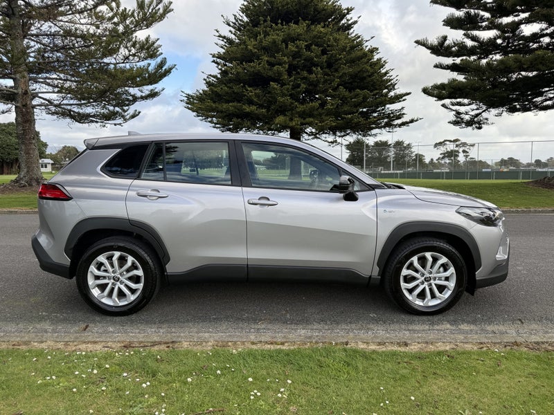 2026 Toyota Corolla Cross GX 2.0P Hybrid FWD Au... image 5