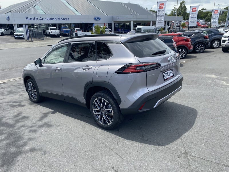 2026 Toyota Corolla Cross Limited 2.0P HEV ECVT... image 5