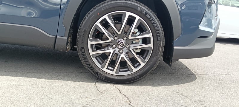 2026 Toyota Corolla Cross Limited 2.0P HEV ECVT... image 3