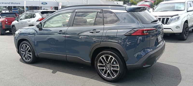 2026 Toyota Corolla Cross Limited 2.0P HEV ECVT... image 5